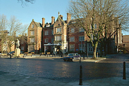 North Stafford Hotel, Winton Square