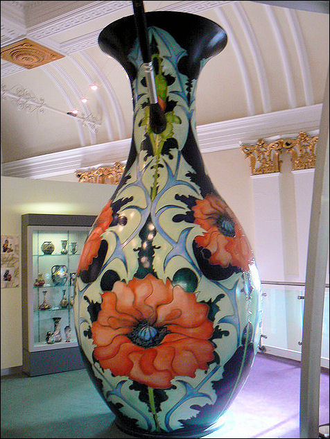 representation of a Moorcroft tube-lined vase 
