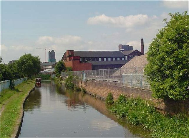 Caldon Canal at Ivy House - 2005
