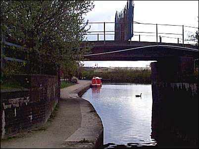 the old loop line bridge on the Trent & Mersey canal