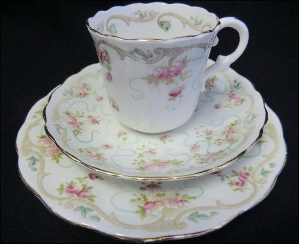 Redfern & Drakeford specialised in tea sets