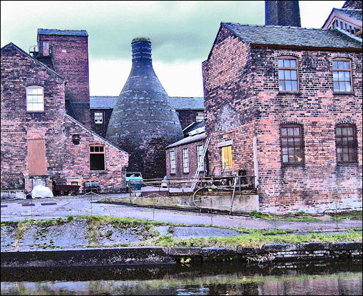 the bottle oven at the Middleport Pottery