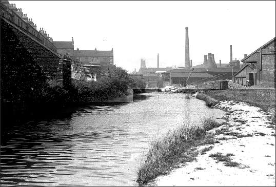 East View and the Mersey Weaver Wharf in the 1930's