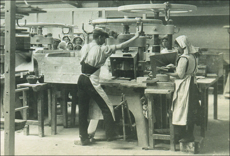 early tile making by "pressing"