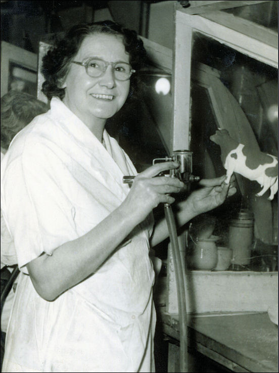 Eileen Hallam's great-aunt, Rachel Kaill née Ekin, spraying a Beswick cow