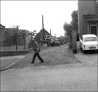  Entrance to scrap yard - off High Street